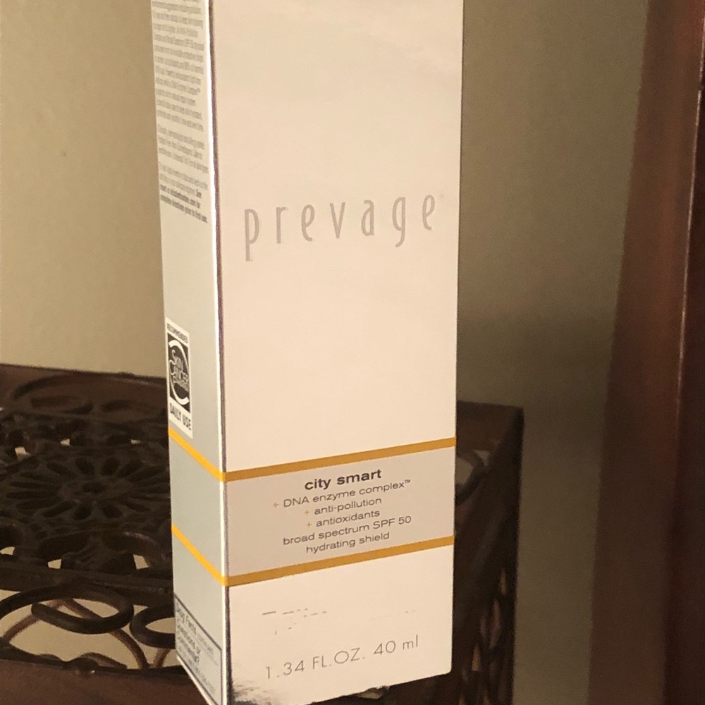 PREVAGE®City Smart Broad Spectrum Hydrating Shield